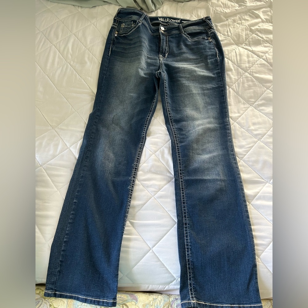 WallFlower Women's Luscious Curvy Bootcut Mid-Rise Insta Stretch. Worn once.